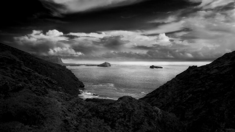 Black and White seascape photograph, Galapagos Islands, Galapagos landscape